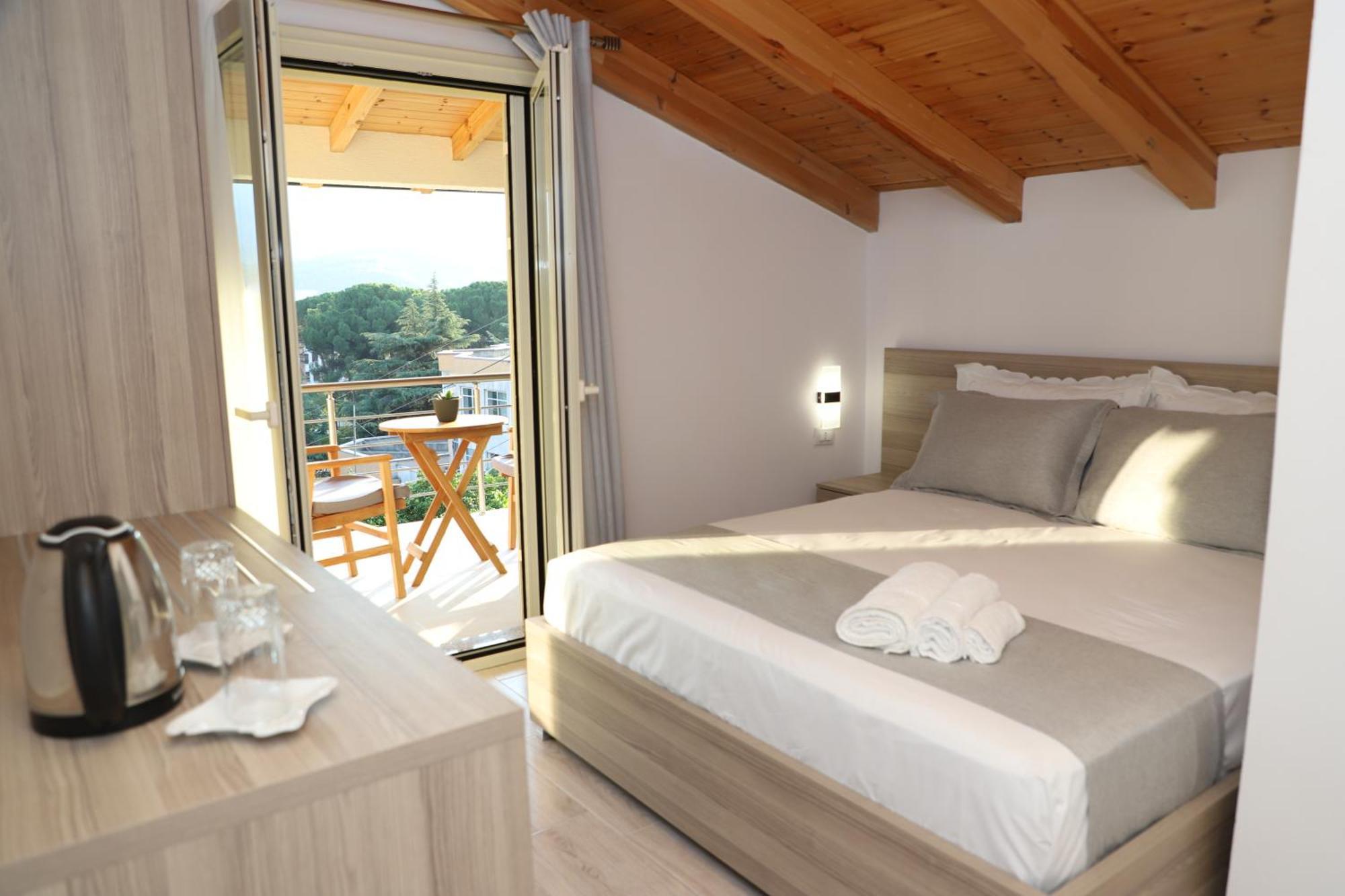 Guesthouse Kazazi Berat Buitenkant foto