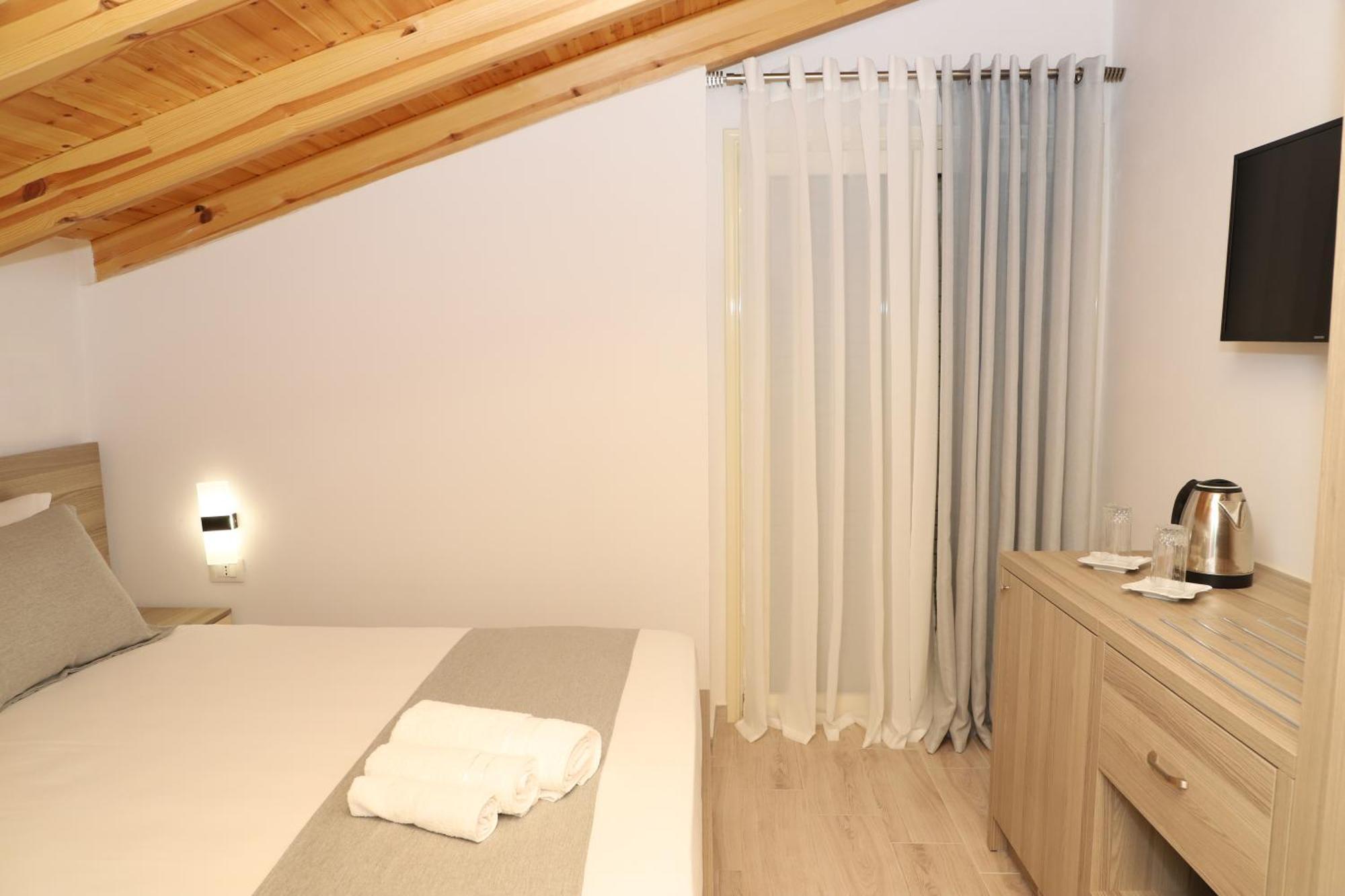 Guesthouse Kazazi Berat Buitenkant foto