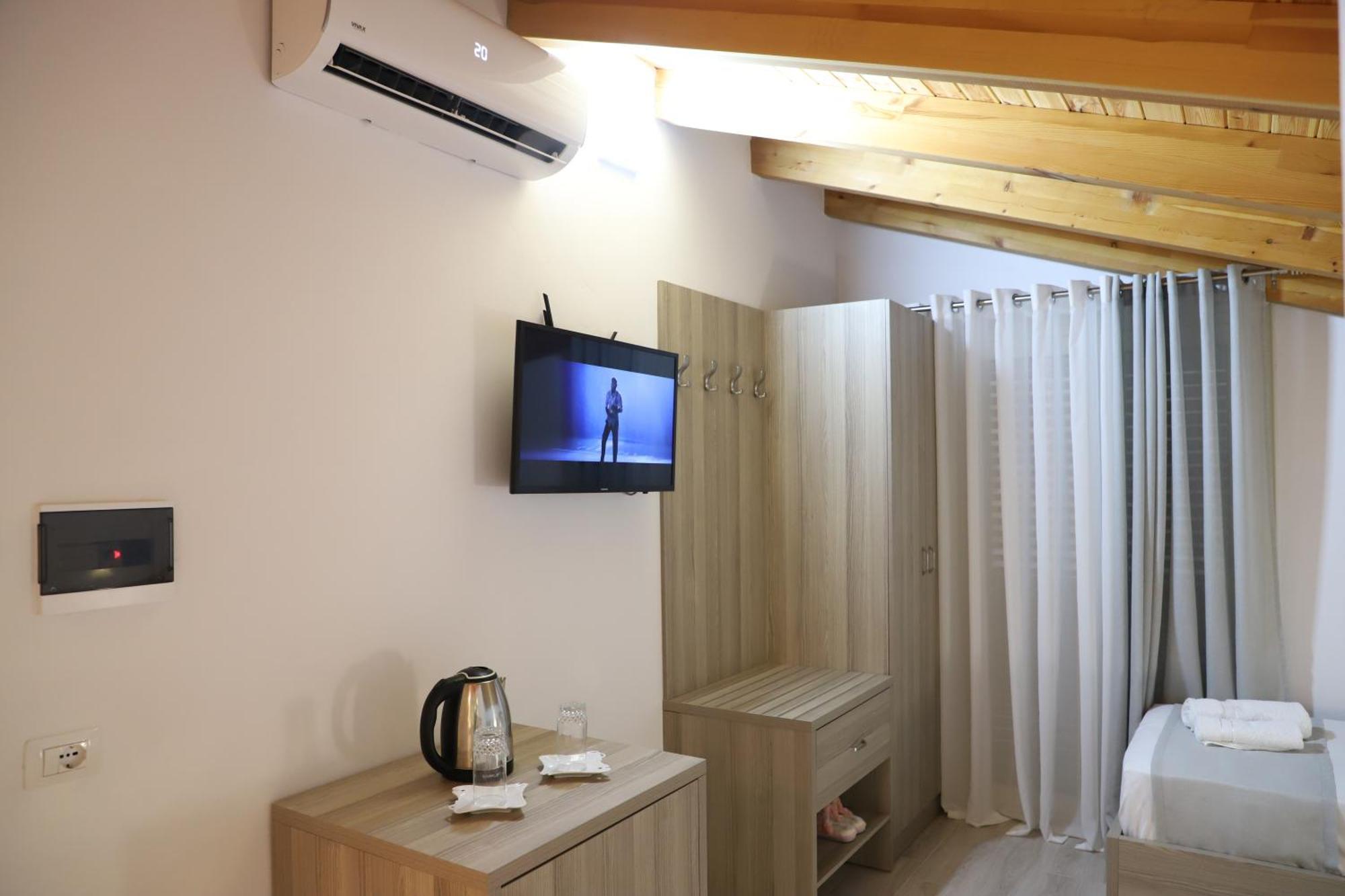 Guesthouse Kazazi Berat Buitenkant foto