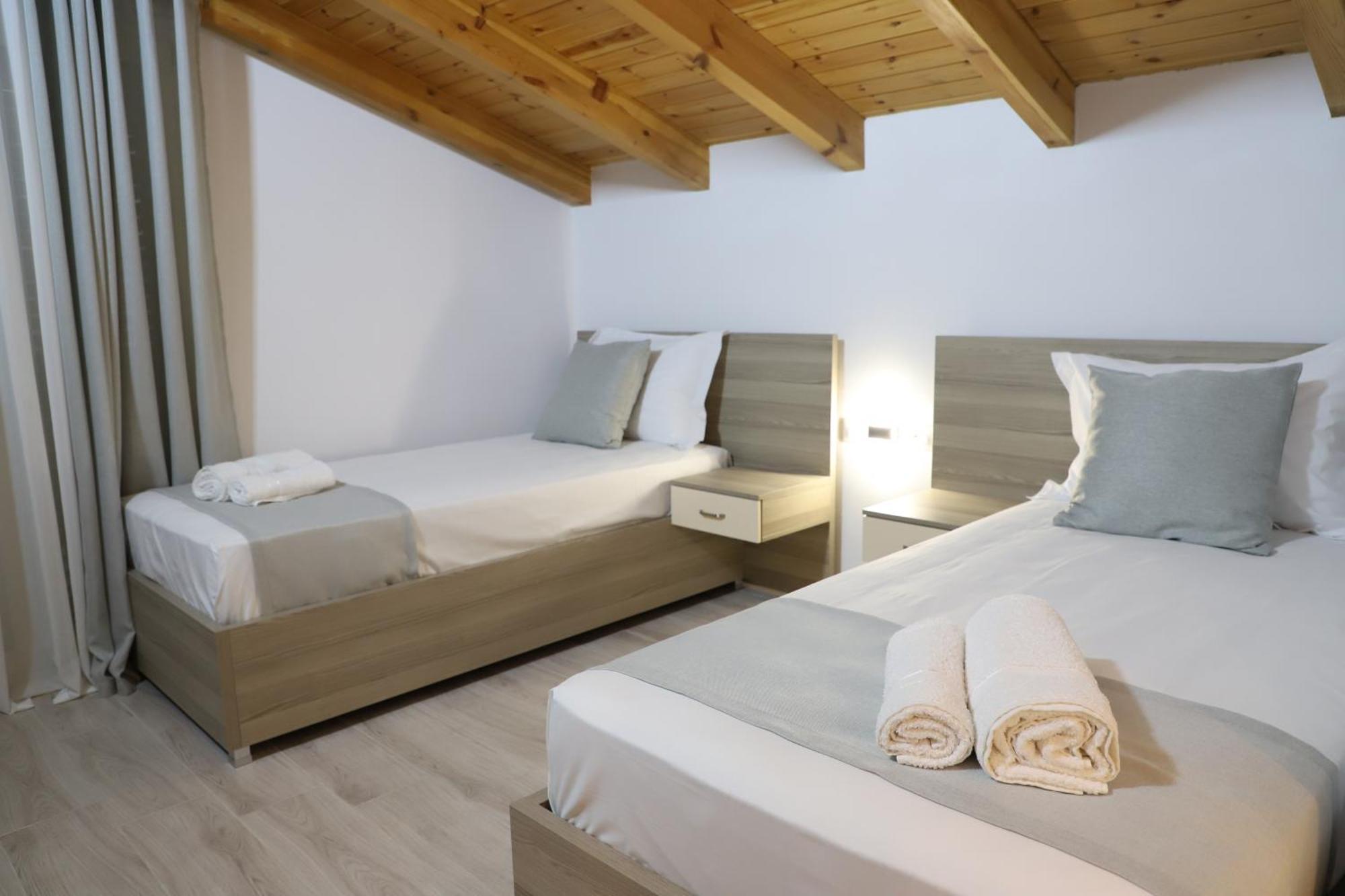 Guesthouse Kazazi Berat Buitenkant foto