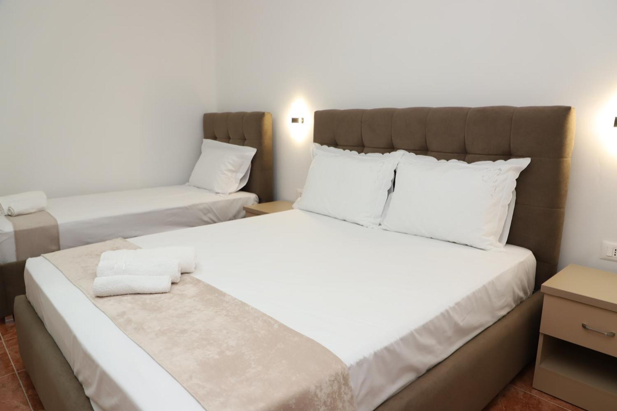 Guesthouse Kazazi Berat Buitenkant foto