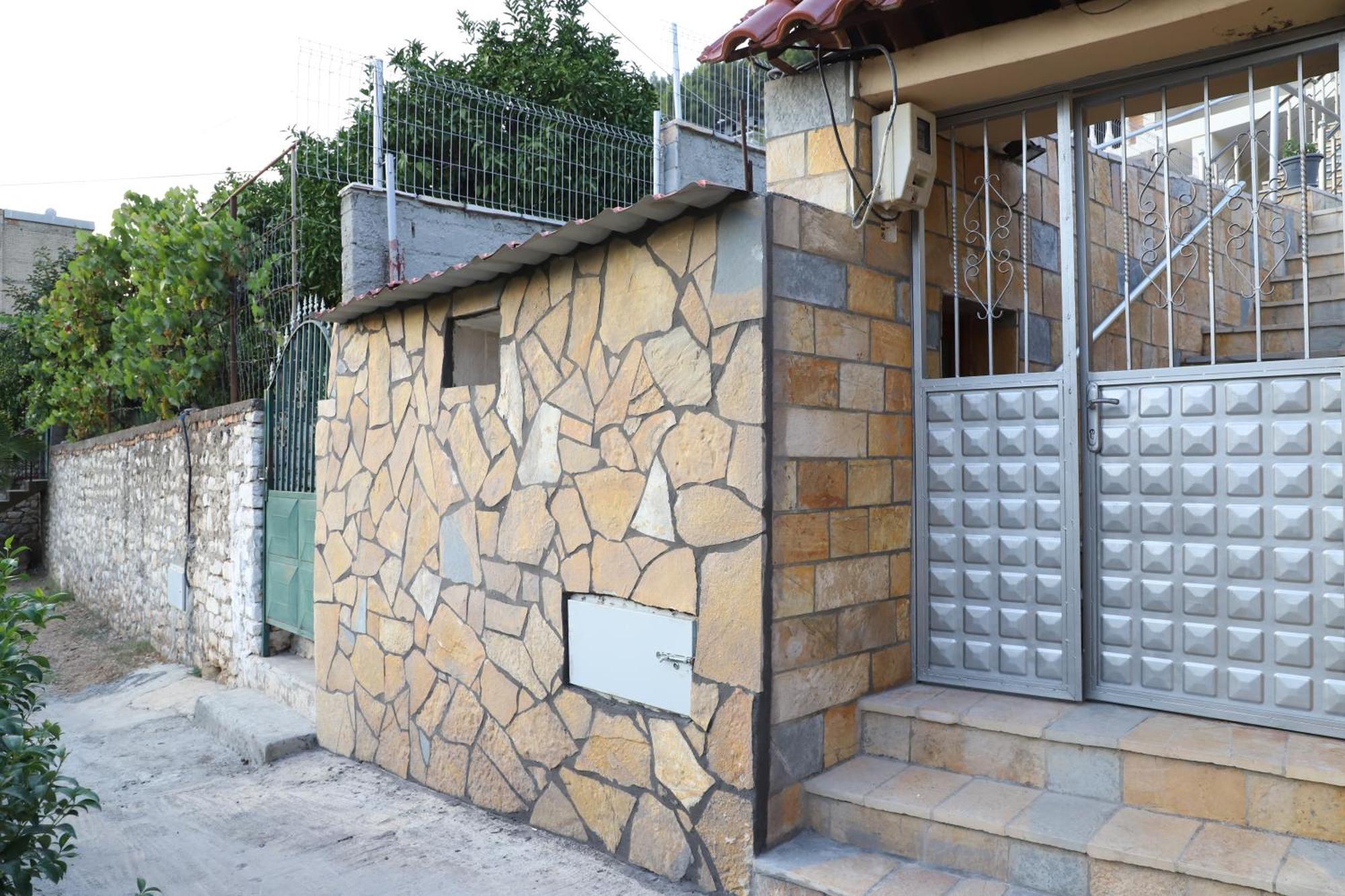 Guesthouse Kazazi Berat Buitenkant foto